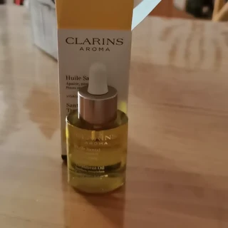 抗初老党必入！娇韵诗三花油让皮肤细腻有光泽