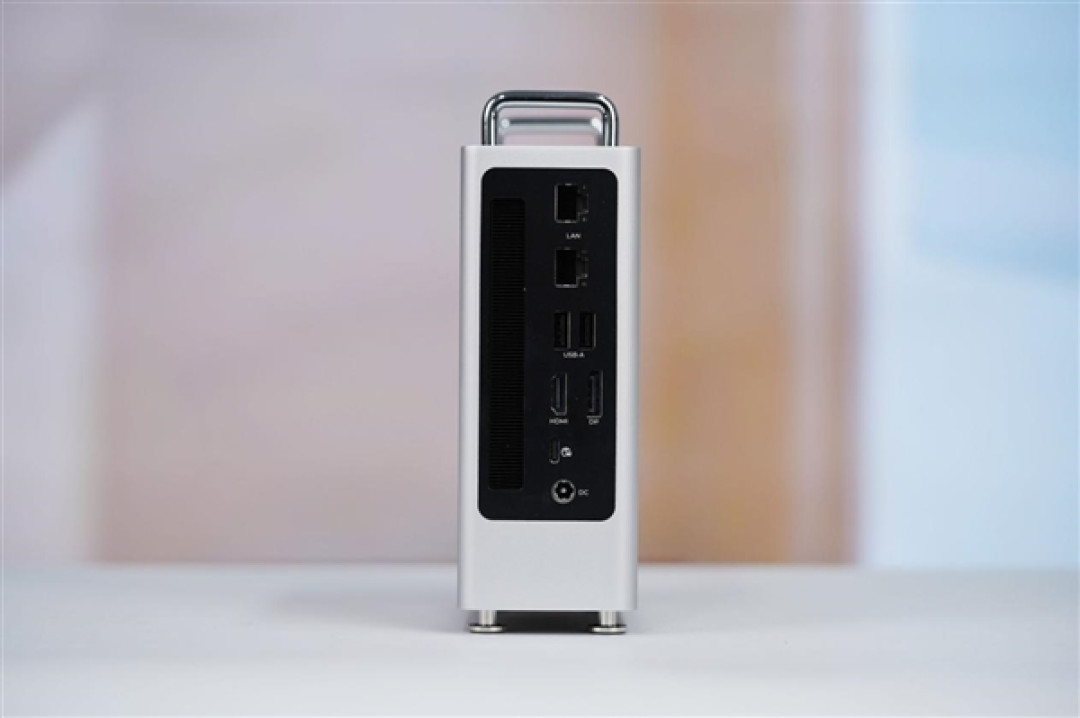 致敬苹果Mac Pro刨丝器!奥睿科Omini Pro迷你机图赏