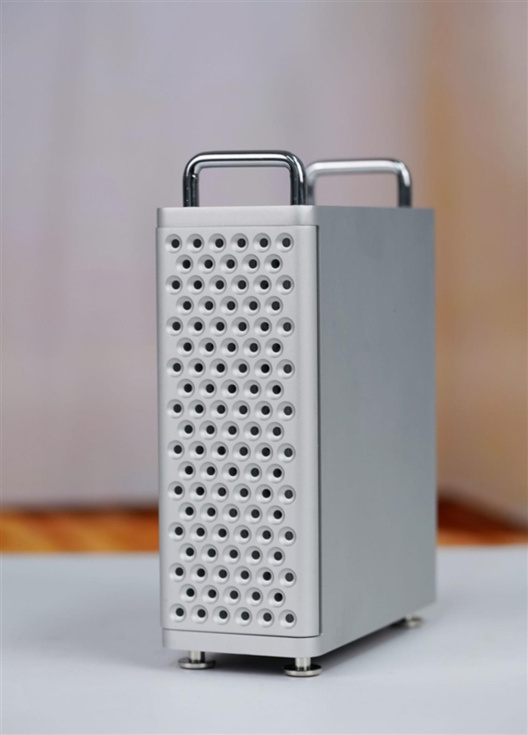 致敬苹果Mac Pro刨丝器!奥睿科Omini Pro迷你机图赏