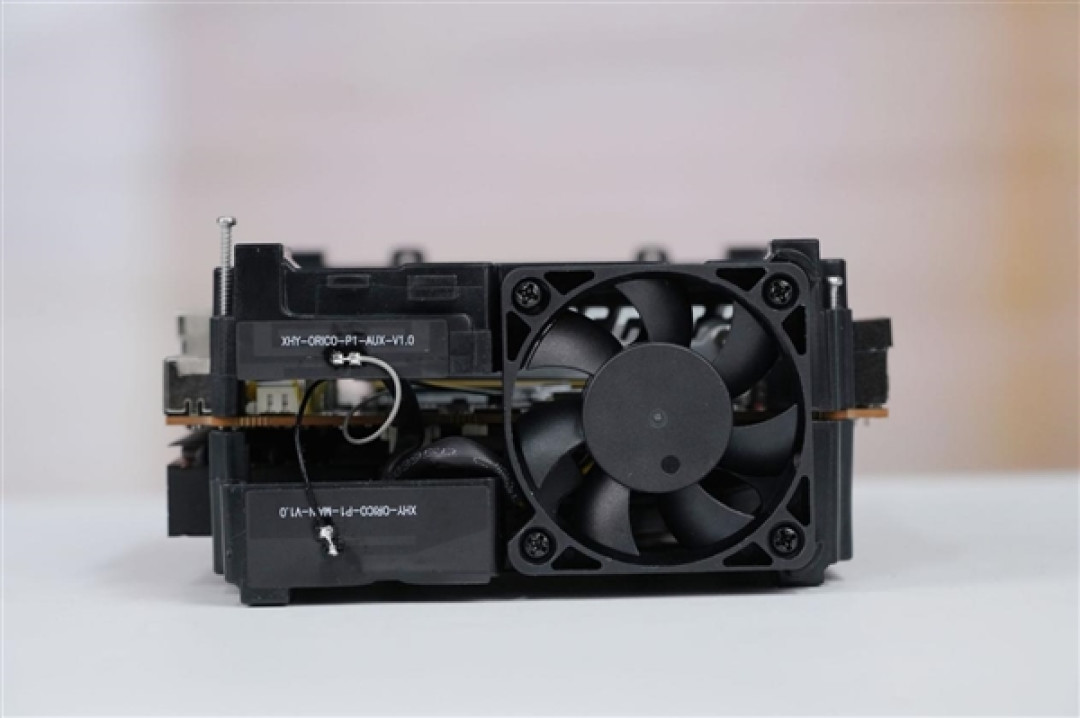 致敬苹果Mac Pro刨丝器!奥睿科Omini Pro迷你机图赏