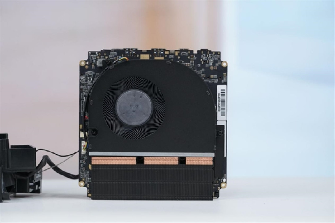 致敬苹果Mac Pro刨丝器!奥睿科Omini Pro迷你机图赏