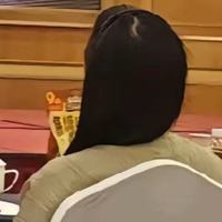 人一入职三只松鼠就会痛失本名，老板娘叫「松鼠老母」也是很抽象了