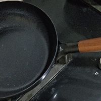 双十一厨房好物晒单：意可味钛金不粘锅，煎炒专精的无涂层实用派