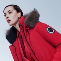 波司登羽绒服的多元搭配