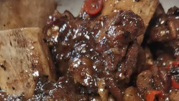 囤肉正当时！卓宸澳洲谷饲牛肋排：炖到脱骨香到舔盘