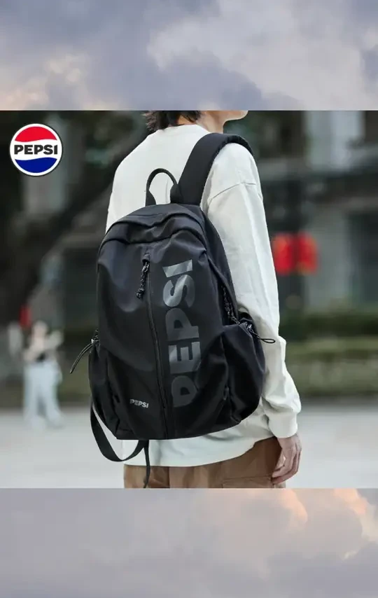 PEPSI百事户外双肩包轻便防泼水运动休闲学生书包大容量电脑背包#百事背包 #学生书包 #轻便背包 #防泼水背包 #大容量背包