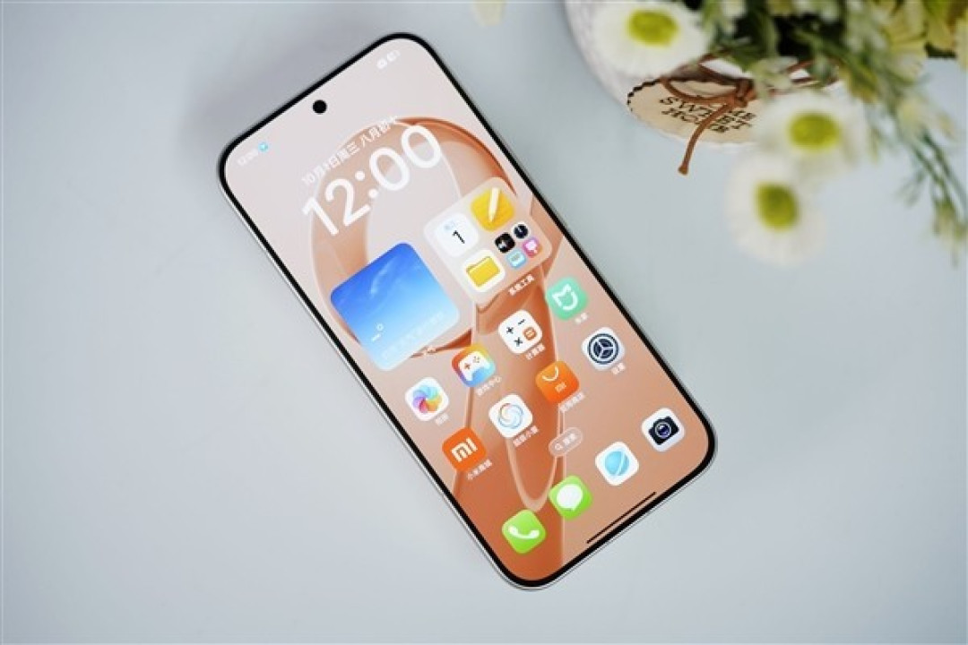Redmi K90系列屏幕技术革新:全RGB排列提升清晰度、能效与护眼体验