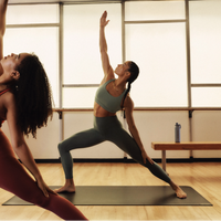 Lululemon与Alo Yoga谁是瑜伽裤王者？1200+用户观点大PK