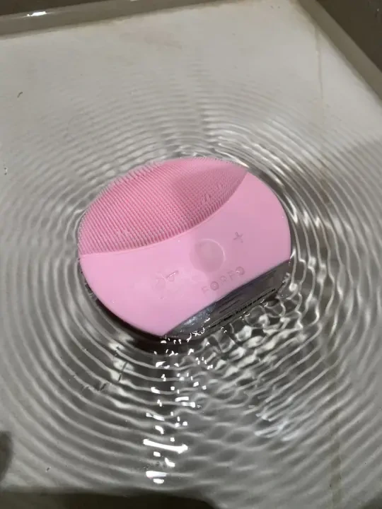 写一下我洗漱台上的上古神器-foreo洗脸仪