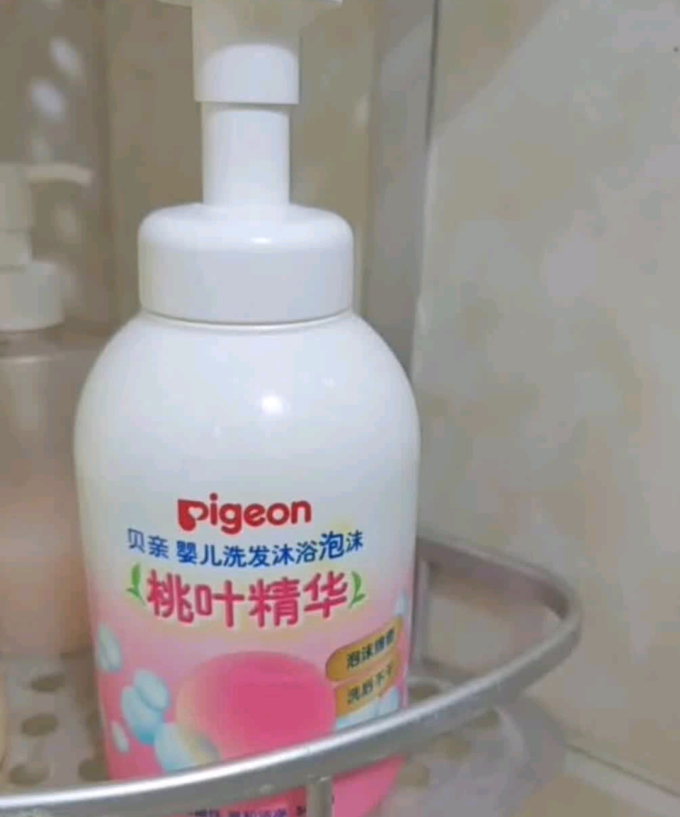 贝亲婴幼儿洗发沐浴二合一