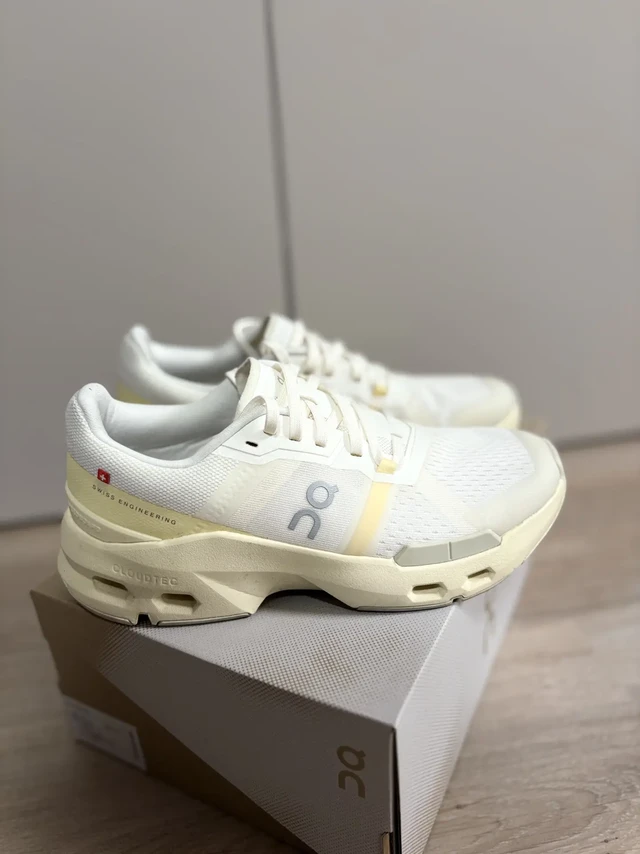 一双严重被忽略的训练鞋On昂跑cloudpulse