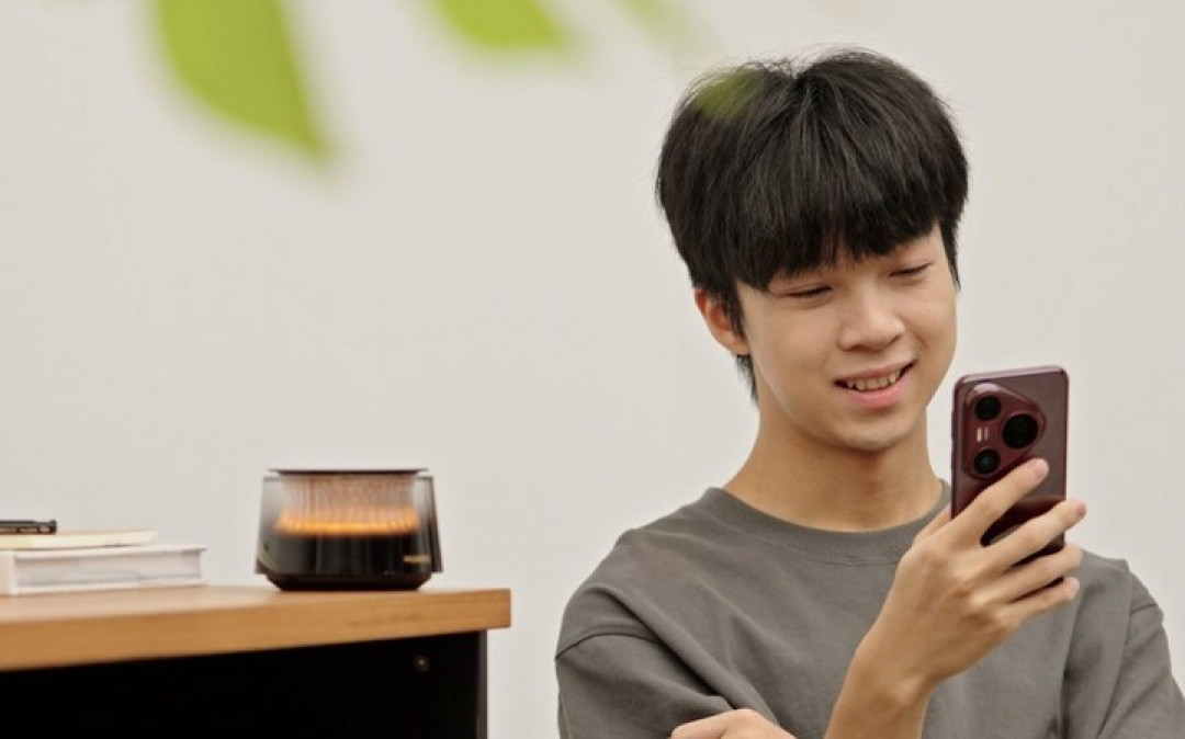华为 Mate 旗舰新机上手:我们用 20 倍长焦微距,找到了一个小彩蛋