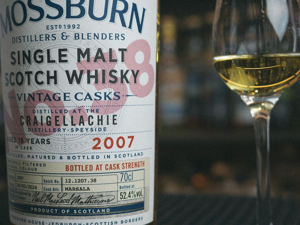 简单点，现在的威士忌可能需要简单点：Mossburn Craigellachie 2007