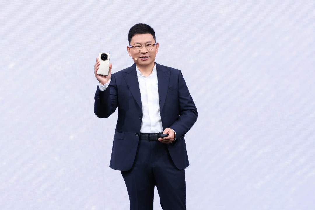HUAWEI Mate X7正式发布,折叠引领者,巅峰之上再突破