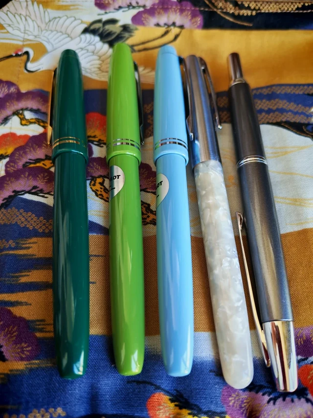不写字的人留下了那些钢笔🖋