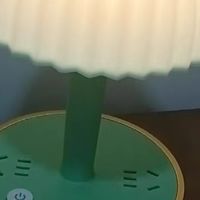 这款床头灯的设计太戳我了，简约又大气