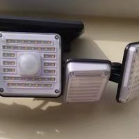 太阳能自动感应灯，超亮强光+长效续航，