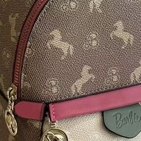 芭比2025新款旅行双肩包：实用与颜值兼备