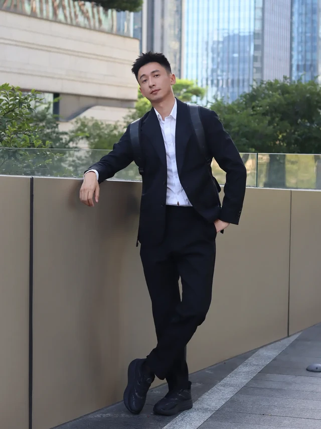 职场穿搭｜正装这样穿，你会打几分？