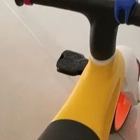 宝宝平衡车，轻量化设计，易收纳