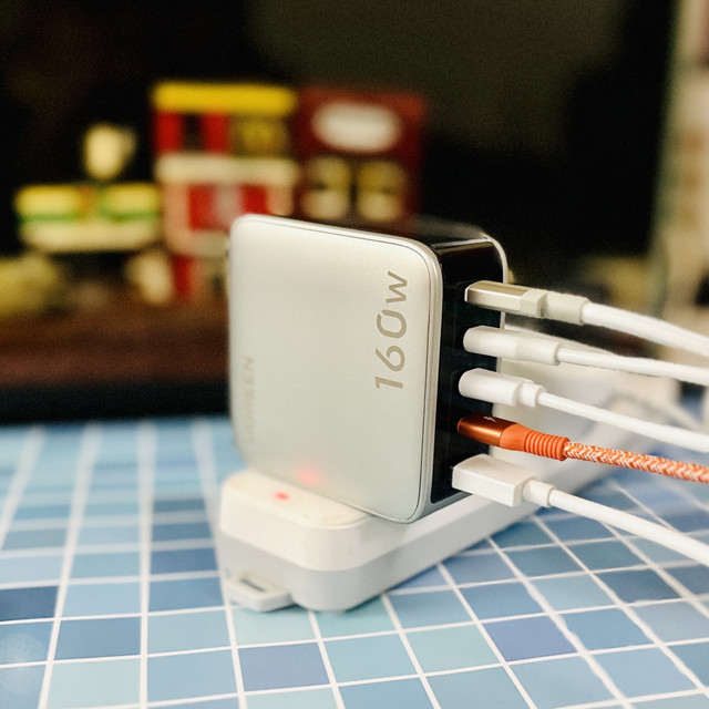 绿联160W充电头，桌面减负好物，多设备充电新选择