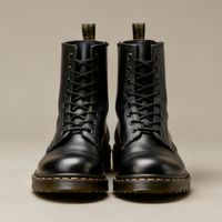 马丁靴怎么选？8孔14孔、硬皮软皮引热议，377+用户真实观点全景呈现