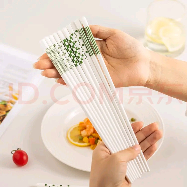 中麒陶瓷筷：餐桌上的精致选择