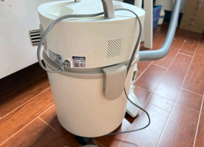 奥克斯手持式吸尘器