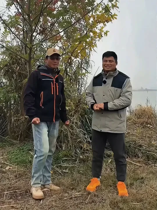 刘志强老师推荐冬季低温爆护饵料!温度越低鱼口越猛，刘志强新品鱼多多低温狂口饵，一杯单开，无视南北水域主攻大个体的鲫鲤草鳊翘嘴等淡水鱼 #爆护饵料  #冬季钓鱼  #鲫鱼饵料  #解锁秋冬钓鱼爆护的秘密