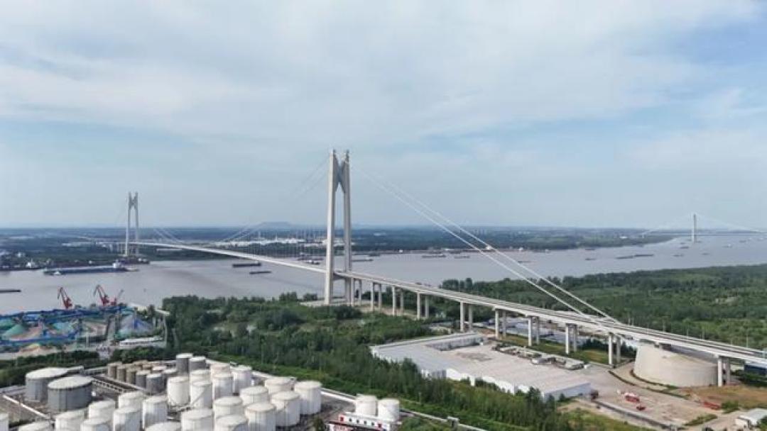 南京新生圩长江大桥通车,世界第三跨度悬索桥10分钟跨江提速!