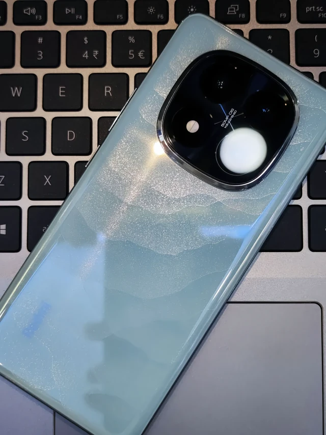 红米Note14pro+。支持双模双卡双通5G,120Hz刷新率, 双扬声器,IP68级防尘防浸水 6200毫安大电池 骁龙7sgen3 最高2.5hz
#红米note14pro+测评 #REDMI