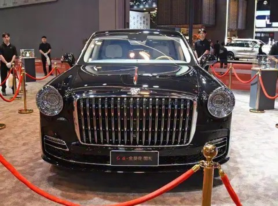 2026款红旗金葵花国礼版上市,718万元起售