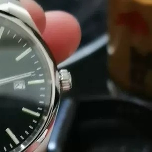 天梭PR100皮带款：低调复古之选