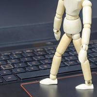 膝盖发出“嘎吱”声？这3个动作赶紧停！