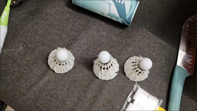 特步羽毛球具