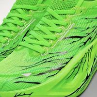 德尔惠猛将1.0：夜光碳板跑鞋