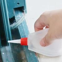 价格低廉的缝纫机油，我愿称之为“万能油”，居家生活用处很多！