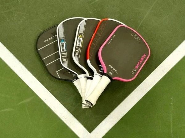 最佳女性签名款匹克球拍：女性视角深度评测