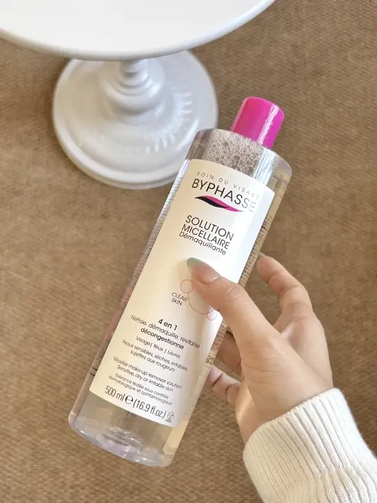 服了。。。擦两下全脸妆直接没了！！