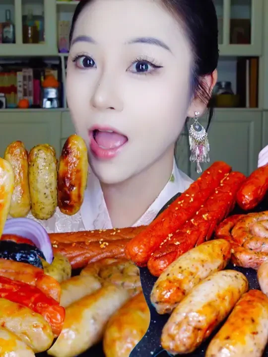 深夜烤肠局～各式各样的烤肠大集合，爆汁肉肠吃不停 #源之香 #源之香烤肠#美食分享 #烤肠自由