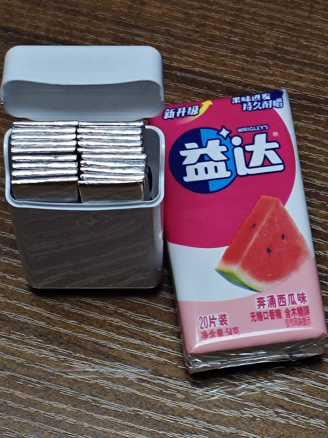奔涌西瓜味口香糖，清新每一天！