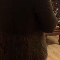 深咖色毛呢背心裙的温暖质感