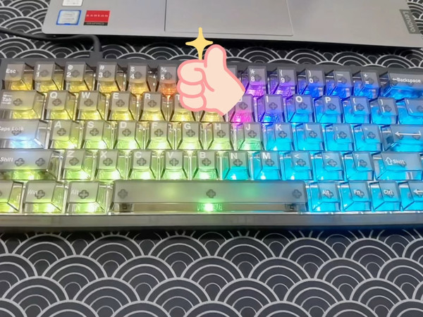 体验达尔优COOL68键盘的炫酷灯光