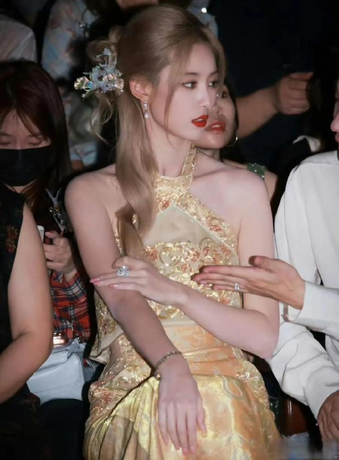 徐艺洋揭秘秀场造型胜出婚礼真相:适配美学非美颜