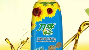 小瓶装设计，适合家庭日常用量