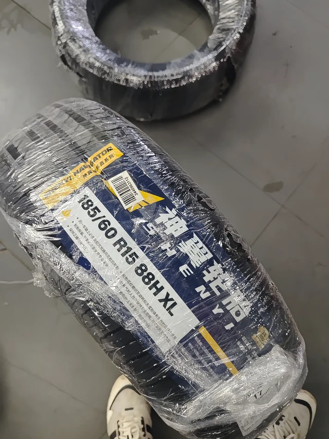 比亚迪海鸥原车165轮胎太窄了，更换185轮胎后，性能抓地力静音性嘎嘎好，某虎买的，型号185 60R15，电耗大概增加了1-2度/百公里，后悔了没有早点改，赶紧冲。#比亚迪海鸥 #比亚迪海鸥改装轮毂