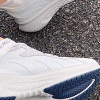 玩觅秋冬运动鞋：轻盈暖足，畅行无忧