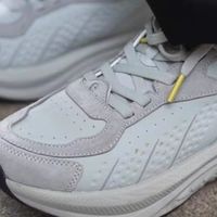 玩觅运动鞋：都市行走的舒适伴侣