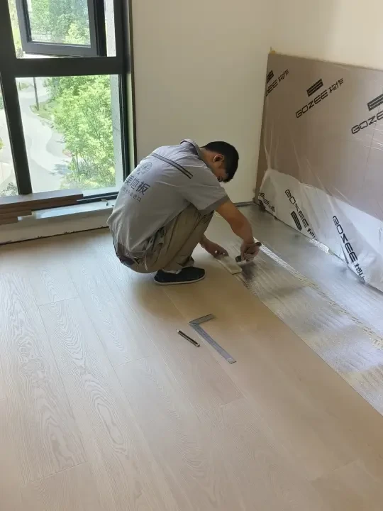 不是实木买不起，而且进口强化更具有性价比