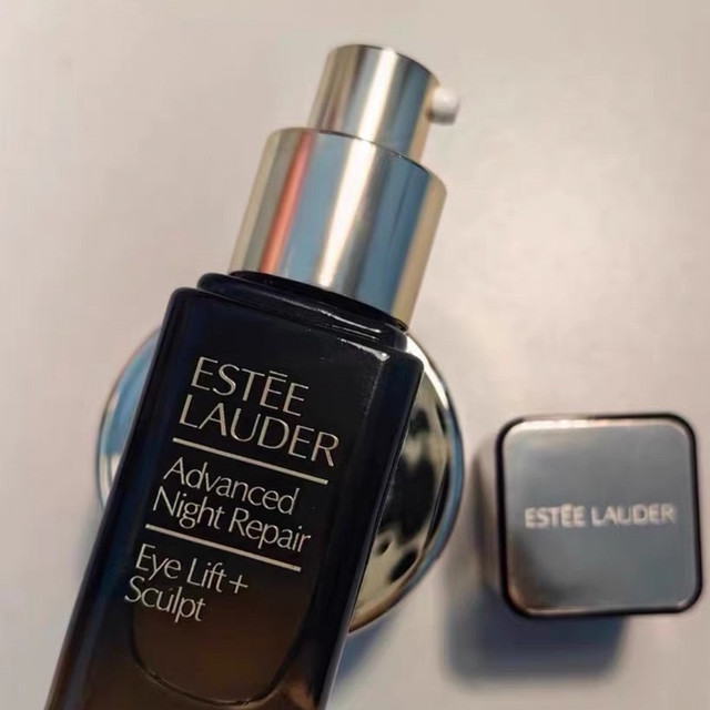 双11开箱王炸！雅诗兰黛「微雕眼霜」让我告别眼角细纹。